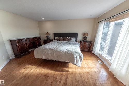 13527 158 Avenue, Edmonton, AB - Indoor Photo Showing Bedroom