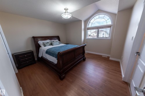 13527 158 Avenue, Edmonton, AB - Indoor Photo Showing Bedroom