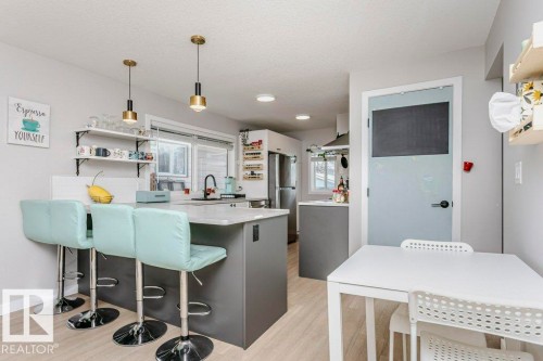 9020 152 Street, Edmonton, AB - Indoor