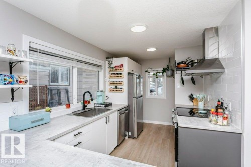 9020 152 Street, Edmonton, AB - Indoor Photo Showing Kitchen