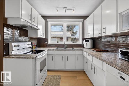 4107 111A Street, Edmonton, AB - Indoor Photo Showing Kitchen