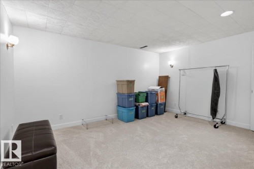 4107 111A Street, Edmonton, AB - Indoor