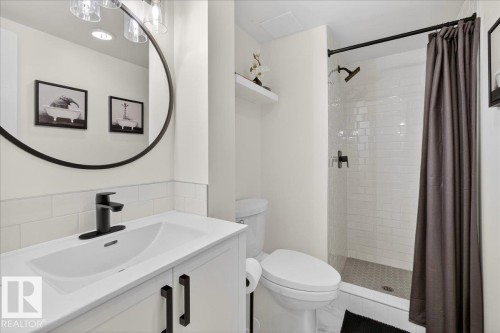 4107 111A Street, Edmonton, AB - Indoor Photo Showing Bathroom