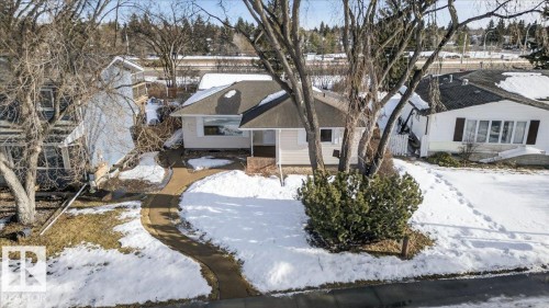 4107 111A Street, Edmonton, AB - Outdoor