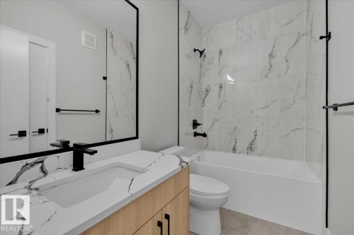 8419 Mayday Link, Edmonton, AB - Indoor Photo Showing Bathroom