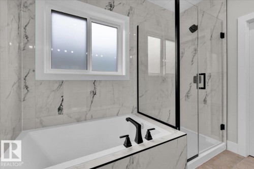 8419 Mayday Link, Edmonton, AB - Indoor Photo Showing Bathroom