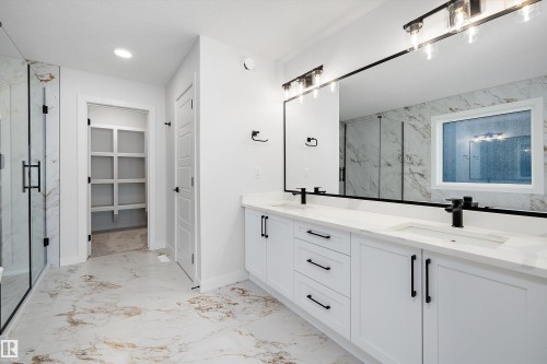 94 Chelles Wynd, St. Albert, AB - Indoor Photo Showing Bathroom