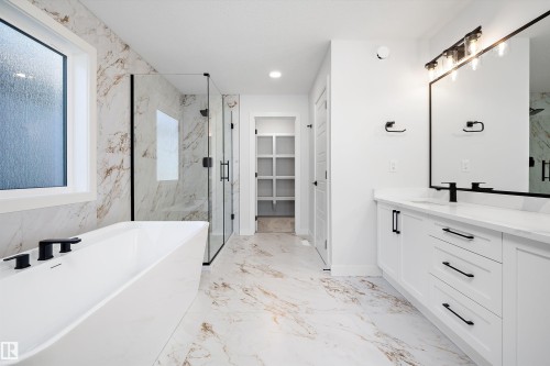 94 Chelles Wynd, St. Albert, AB - Indoor Photo Showing Bathroom