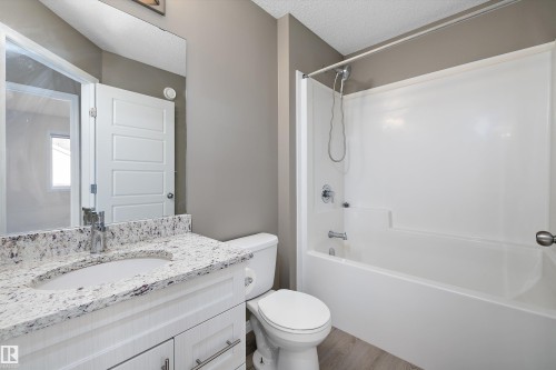 18 2072 Wonnacott Way, Edmonton, AB - Indoor Photo Showing Bathroom