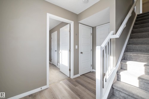 18 2072 Wonnacott Way, Edmonton, AB - Indoor Photo Showing Other Room
