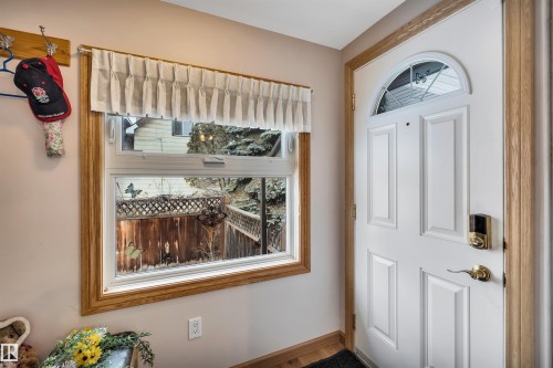 Entrance foyer with plenty of natural light - 11432 71 Street, Edmonton, AB - Indoor Photo Showing Other Room