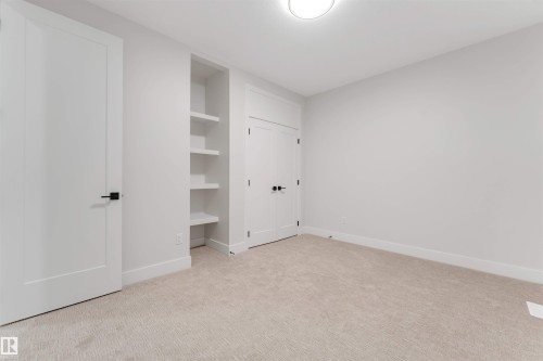 7663 Kimiwan Crescent, Edmonton, AB - Indoor Photo Showing Other Room