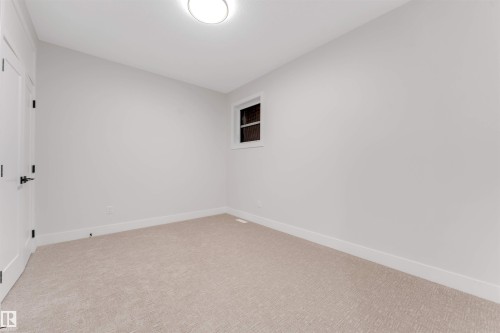 7663 Kimiwan Crescent, Edmonton, AB - Indoor Photo Showing Other Room