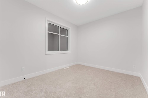 7663 Kimiwan Crescent, Edmonton, AB - Indoor Photo Showing Other Room