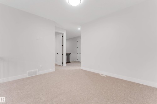 7663 Kimiwan Crescent, Edmonton, AB - Indoor Photo Showing Other Room
