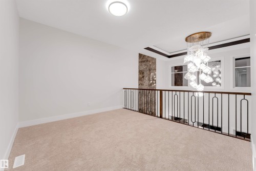 7663 Kimiwan Crescent, Edmonton, AB - Indoor Photo Showing Other Room