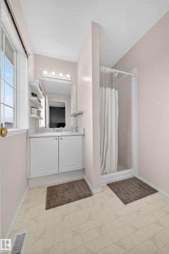 207 River Point(E), Edmonton, AB - Indoor