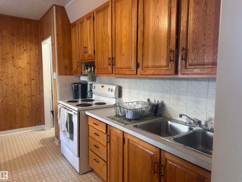 5128 52 Street, Barrhead, AB - Indoor Photo Showing Kitchen With Double Sink