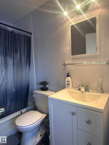 5128 52 Street, Barrhead, AB - Indoor Photo Showing Bathroom