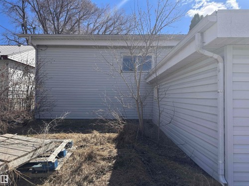 Image quality insufficient for description - 5128 52 Street, Barrhead, AB - Outdoor