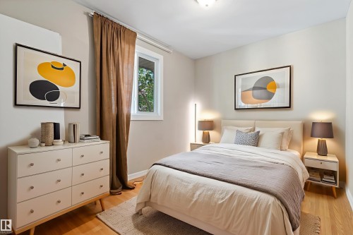 7104 95 Avenue, Edmonton, AB - Indoor Photo Showing Bedroom