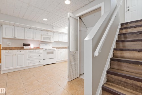 7104 95 Avenue, Edmonton, AB - Indoor