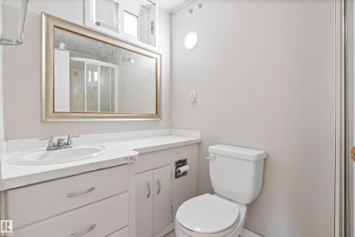 7104 95 Avenue, Edmonton, AB - Indoor Photo Showing Bathroom