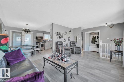 13443 111 Street, Edmonton, AB - Indoor Photo Showing Living Room
