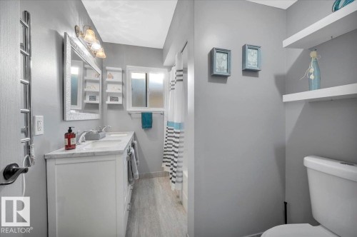 13443 111 Street, Edmonton, AB - Indoor Photo Showing Bathroom