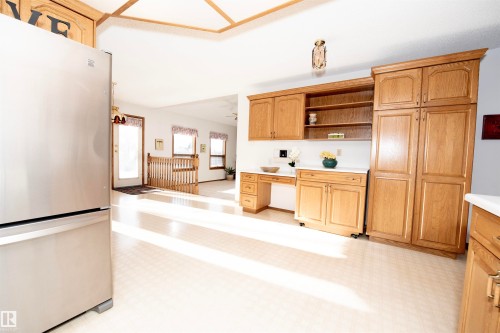 12A Invermere Place, St. Albert, AB - Indoor Photo Showing Kitchen