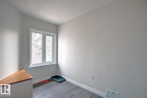 10682 61 Avenue, Edmonton, AB - Indoor Photo Showing Other Room