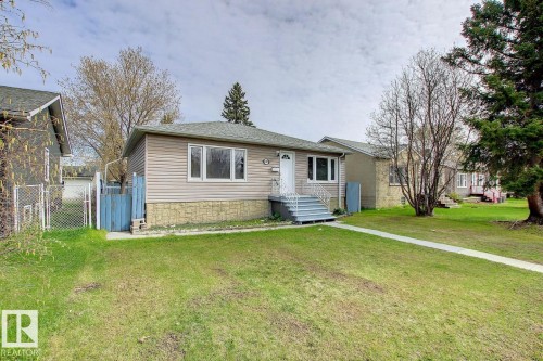 10682 61 Avenue, Edmonton, AB - Outdoor