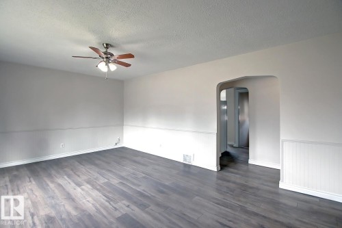 10682 61 Avenue, Edmonton, AB - Indoor Photo Showing Other Room