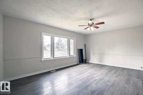 10682 61 Avenue, Edmonton, AB - Indoor Photo Showing Other Room