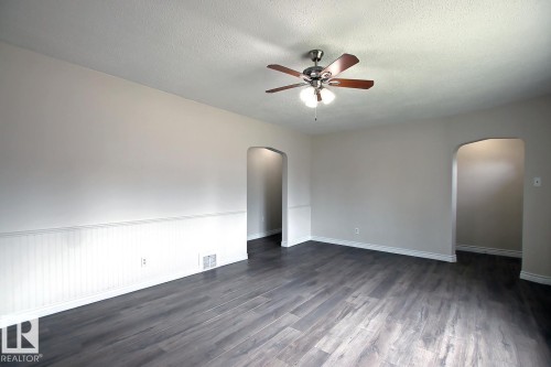 10682 61 Avenue, Edmonton, AB - Indoor Photo Showing Other Room