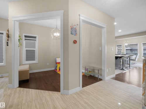 8716 Carson Way, Edmonton, AB - Indoor Photo Showing Other Room