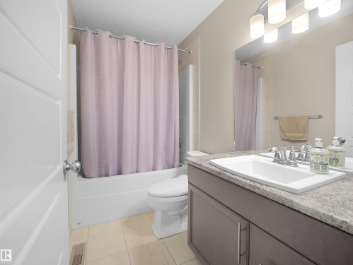 8716 Carson Way, Edmonton, AB - Indoor Photo Showing Bathroom
