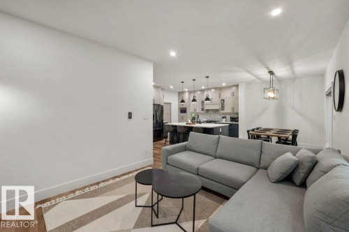 5094 Edgemont Boulevard, Edmonton, AB - Indoor Photo Showing Living Room