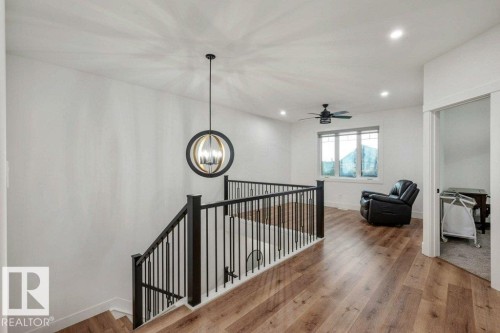 5094 Edgemont Boulevard, Edmonton, AB - Indoor Photo Showing Other Room