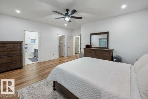 5094 Edgemont Boulevard, Edmonton, AB - Indoor Photo Showing Bedroom