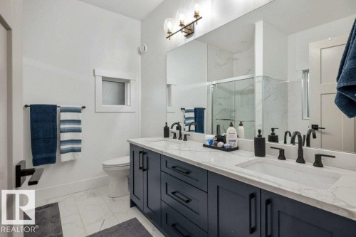 5094 Edgemont Boulevard, Edmonton, AB - Indoor Photo Showing Bathroom