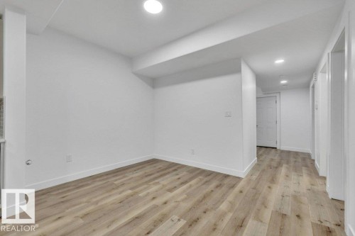 5094 Edgemont Boulevard, Edmonton, AB - Indoor Photo Showing Other Room