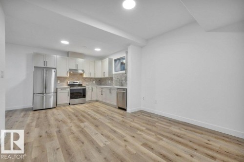 5094 Edgemont Boulevard, Edmonton, AB - Indoor Photo Showing Kitchen With Stainless Steel Kitchen