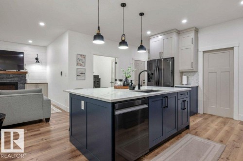5094 Edgemont Boulevard, Edmonton, AB - Indoor Photo Showing Kitchen With Upgraded Kitchen