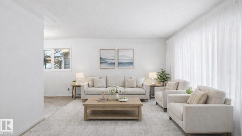 4029 114 Avenue, Edmonton, AB - Indoor Photo Showing Living Room