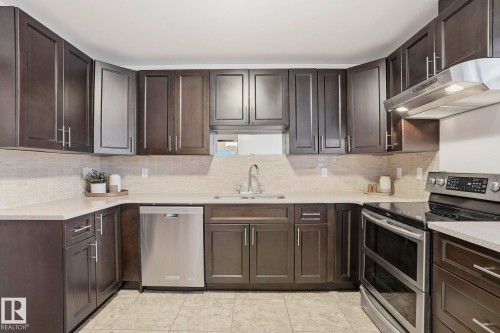 4029 114 Avenue, Edmonton, AB - Indoor Photo Showing Kitchen With Upgraded Kitchen