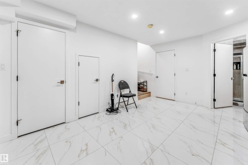 1217 Watt Drive, Edmonton, AB - Indoor Photo Showing Other Room
