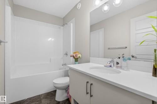 2 50 Edinburgh Crt, St. Albert, AB - Indoor Photo Showing Bathroom