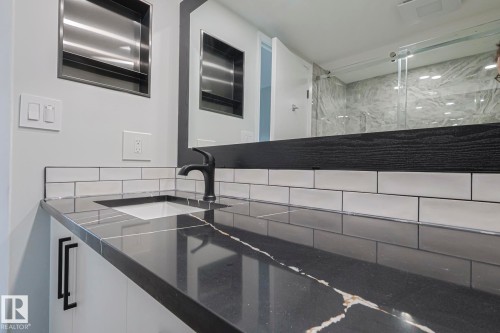 505 10149 Saskatchewan Drive, Edmonton, AB - Indoor Photo Showing Other Room