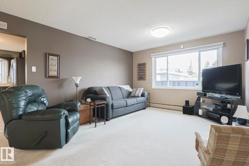 13304 70 Street, Edmonton, AB - Indoor Photo Showing Living Room